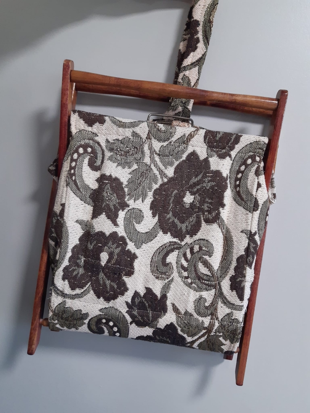 VTG Embroidered Tapestry Knitting Basket Made In Poland - Picture 8 of 8